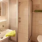Konukevi Gaestehaus Kurparkfrieden 4*